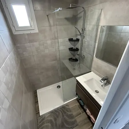 Holiday home Maison Calme Pres Alstom Crespin (Nord)